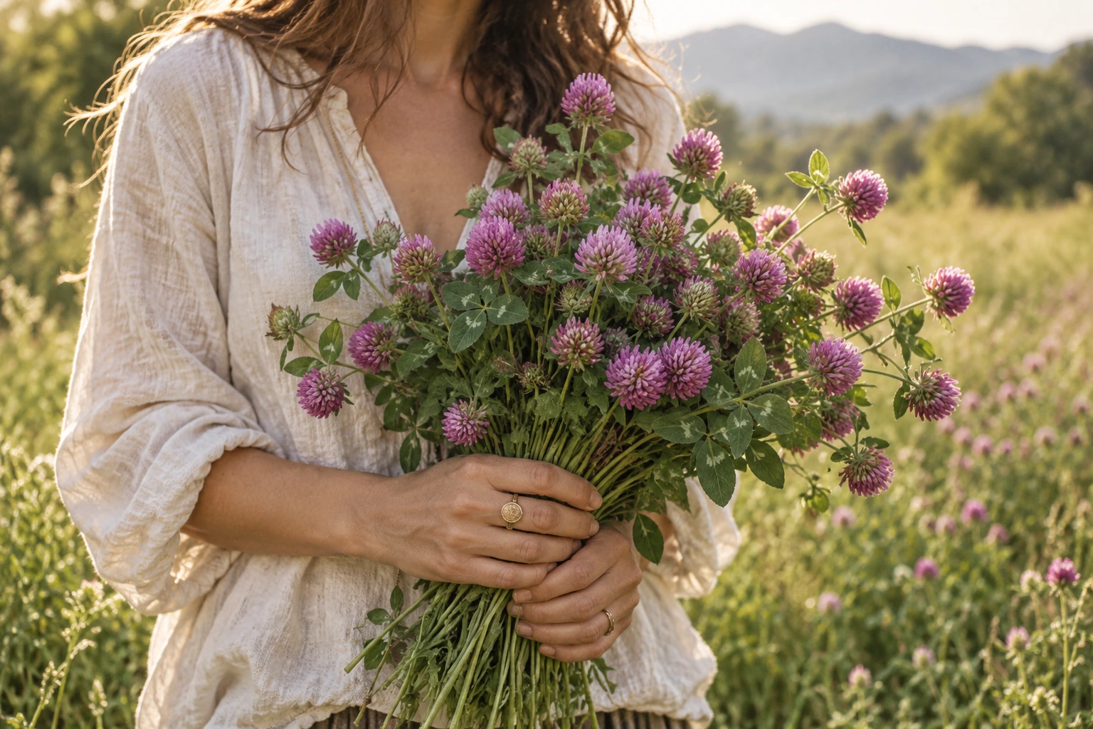 The Feminine Rhythm: Herbs, Hormones & Your Changing Body
